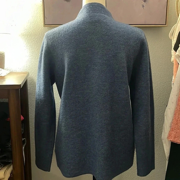 Pendleton Blue Zip Up Sweater - Picture 5 of 10